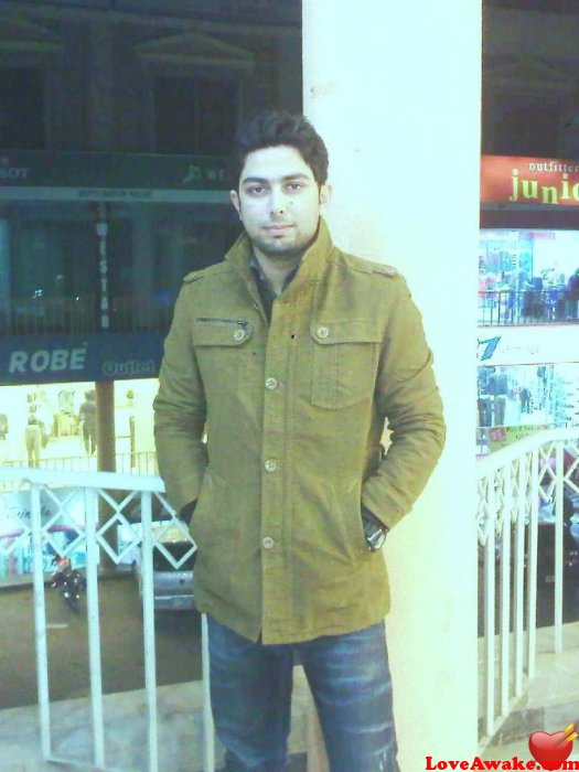 ayz86 Pakistani Man from 