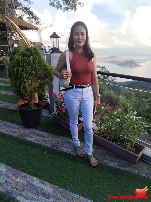 Ahlyn Filipina Woman from Batangas, Luzon