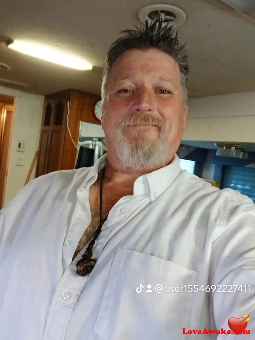 Razataz53 American Man from Newport