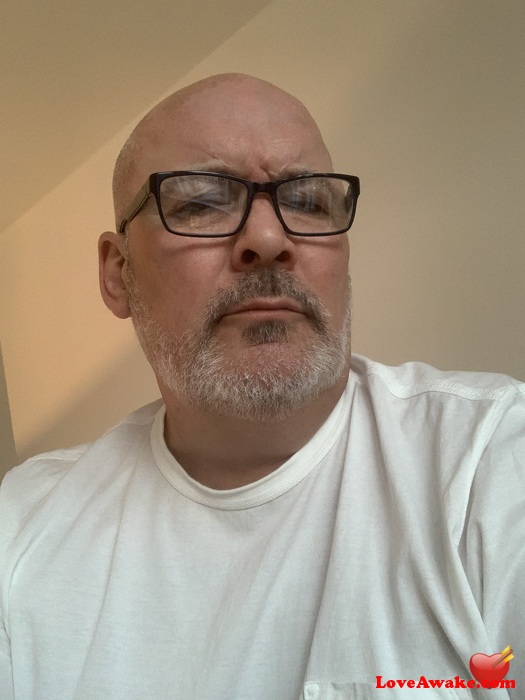Kered19 UK Man from Renfrew