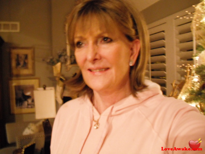 ashton34 American Woman from Leawood