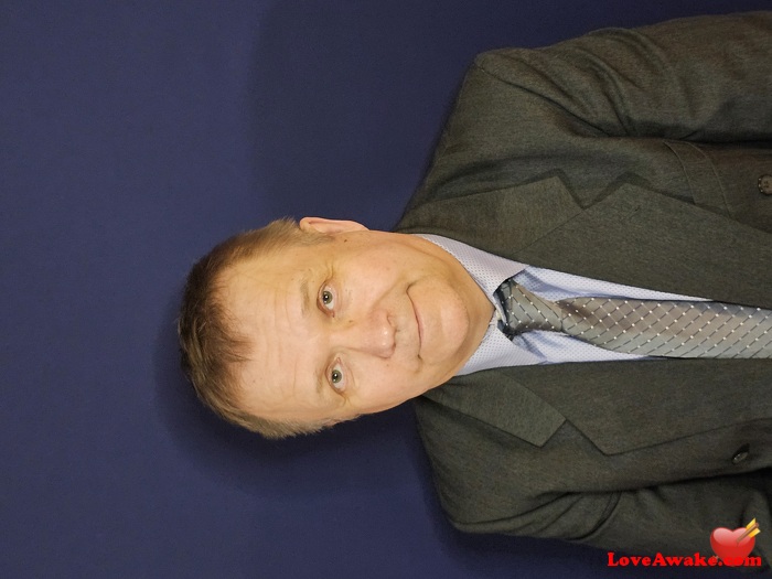 Oleg111 Canadian Man from Bradford