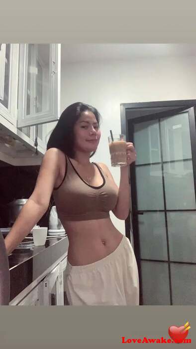 pricillasasun11 American Woman from Banks