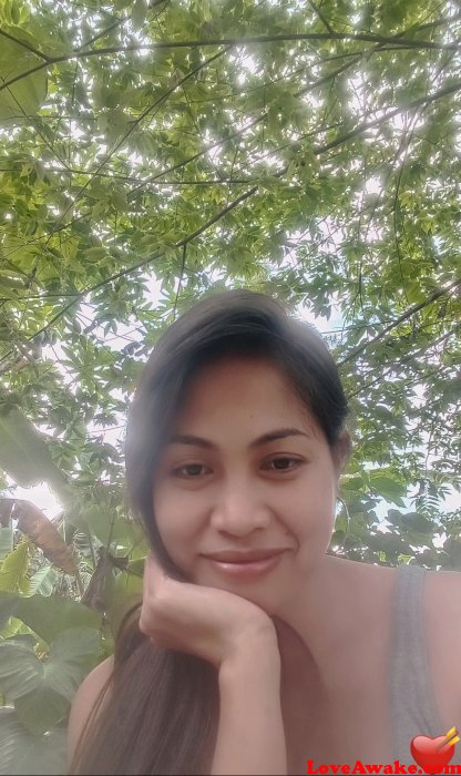 Quesa Filipina Woman from Cebu