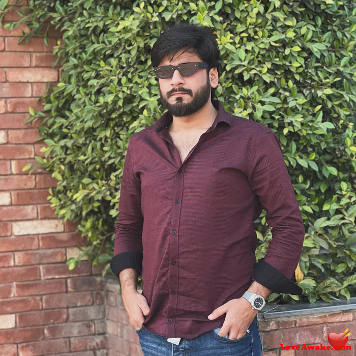 Moiezbutt Pakistani Man from Sialkot