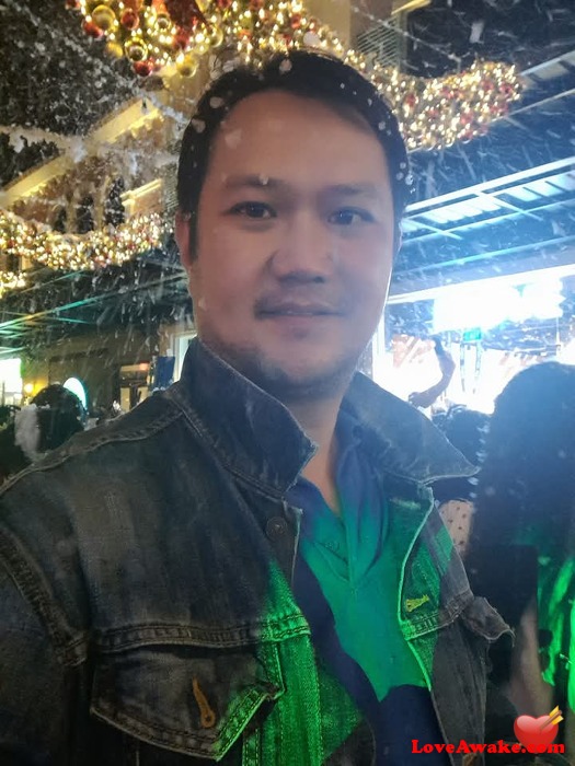 M30cavit3 Filipina Man from Cavite, Luzon