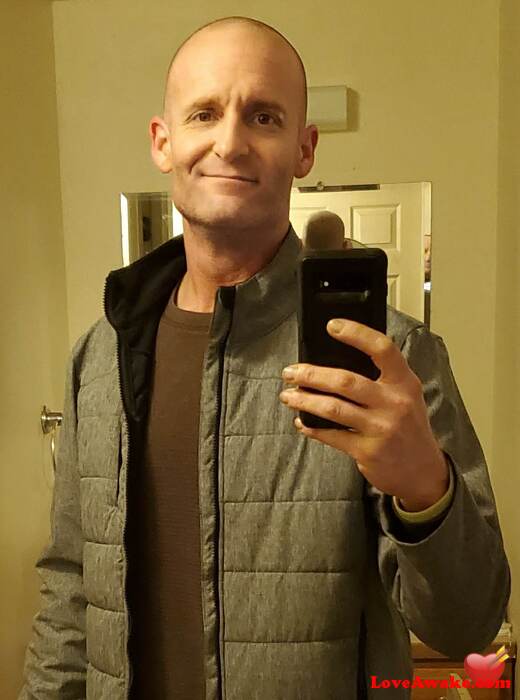 Urgorgeous American Man from Salem
