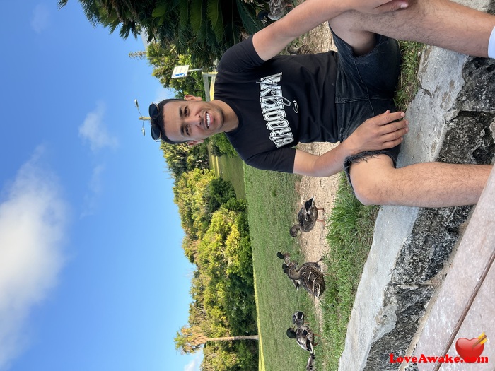 Fayssal91 Bermuda Man from Hamilton