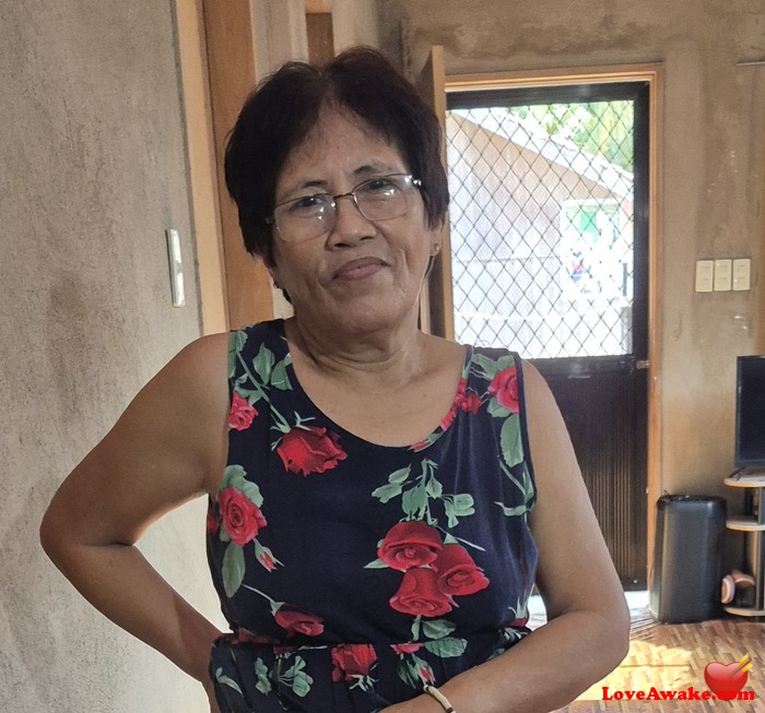 Happyhearted Filipina Woman from Surigao, Mindanao