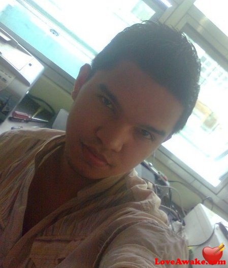 arvin02 Filipina Man from Cavite, Luzon