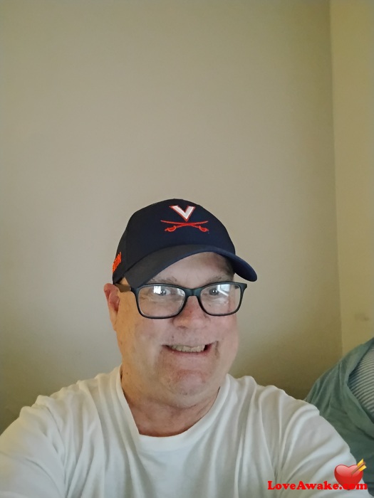 Hazelnutq American Man from Roanoke