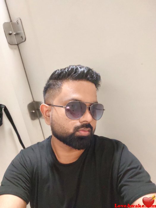julianfree2 UAE Man from Dubai