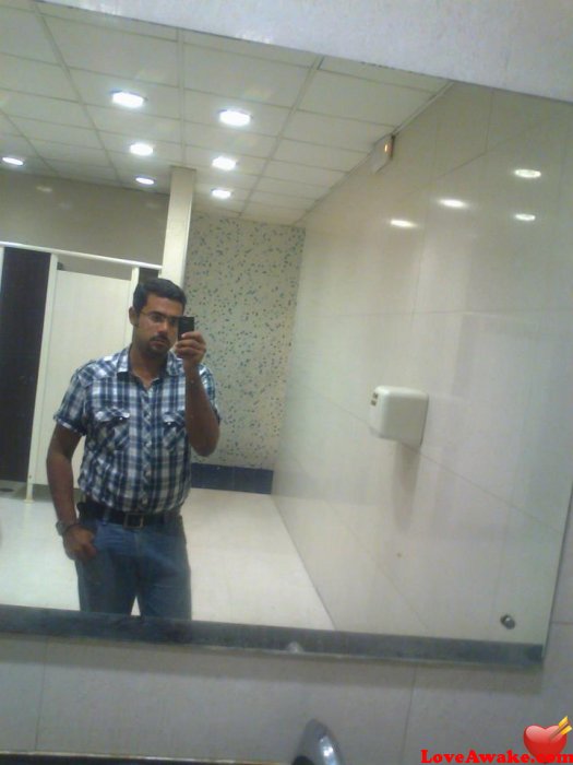 4eves Indian Man from Kolkata (ex Calcutta)