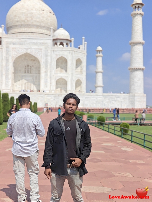 565622 Indian Man from Jabalpur