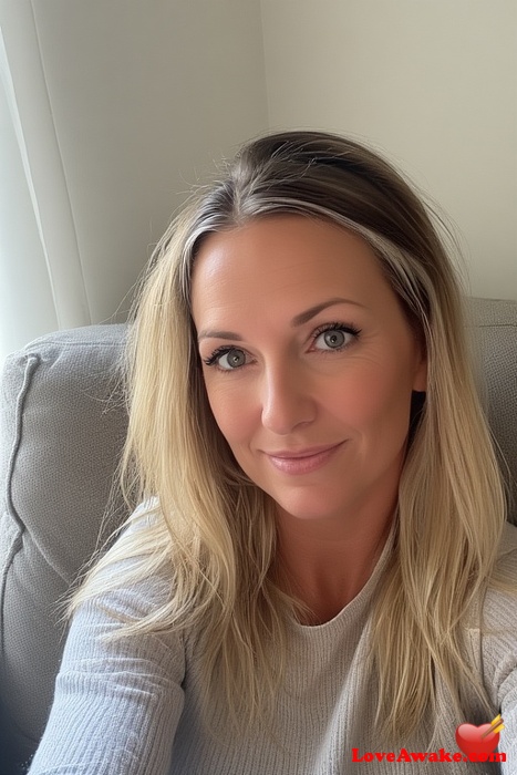 Kerrykay UK Woman from London