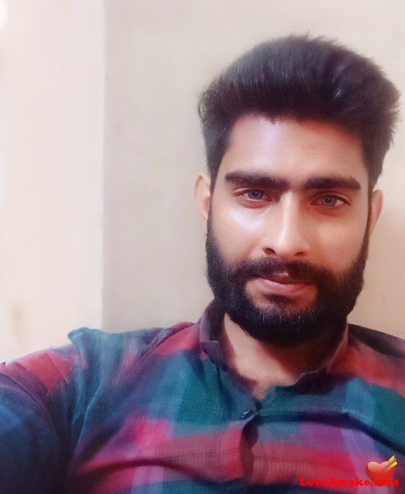 Ali3v Pakistani Man from Toba Tek Singh