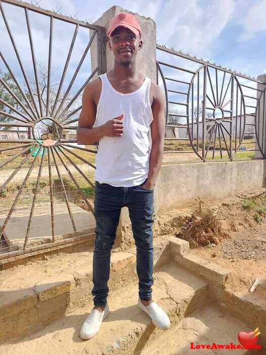 Taylar99 African Man from Umtata