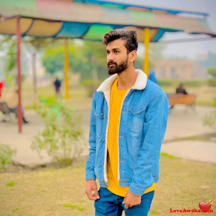 Areeb6 Pakistani Man from Gujrat