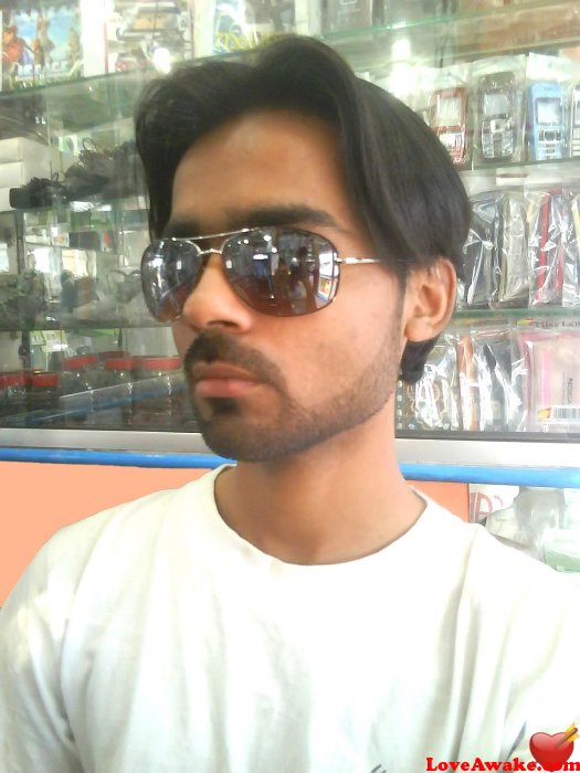 Cool-Prince Pakistani Man from Karachi