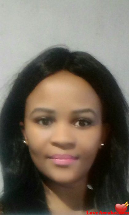 tsheketshe0 African Woman from Amanzimtoti