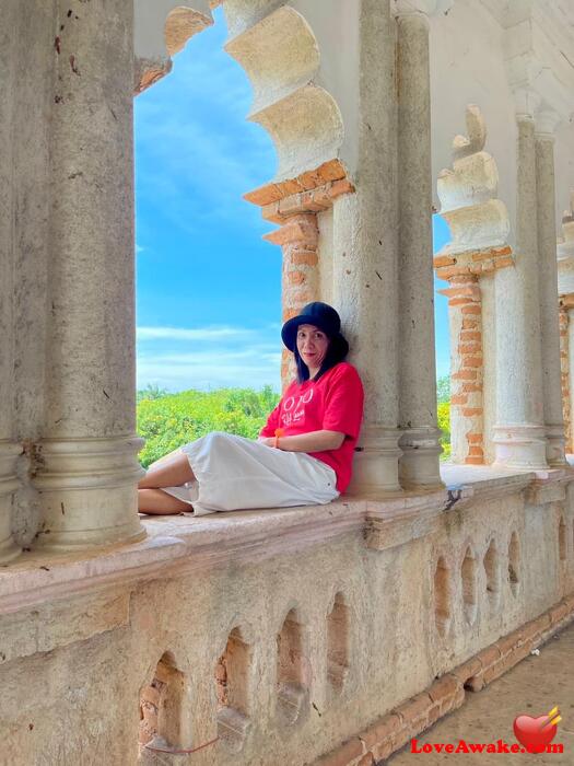 Maeganda Filipina Woman from Manila