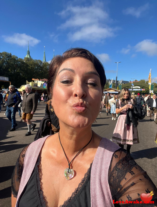 Calmgorgeous Australian Woman from Canberra