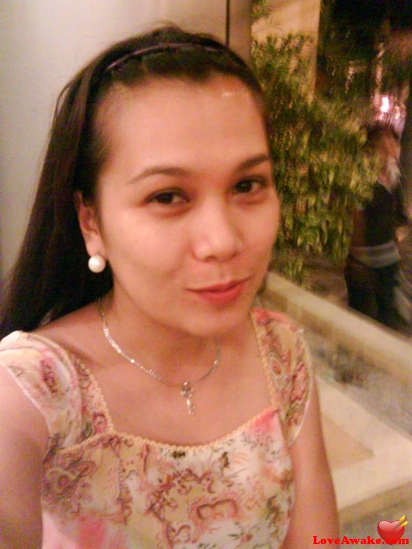 Geri Filipina Woman from Manila