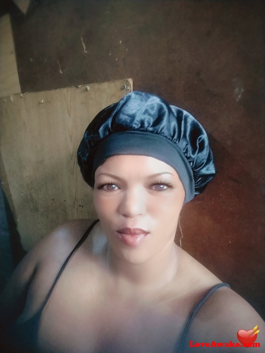 0834164352 African Woman from Worcester