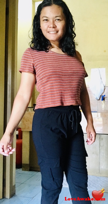 Pippye Filipina Woman from Cavite, Luzon