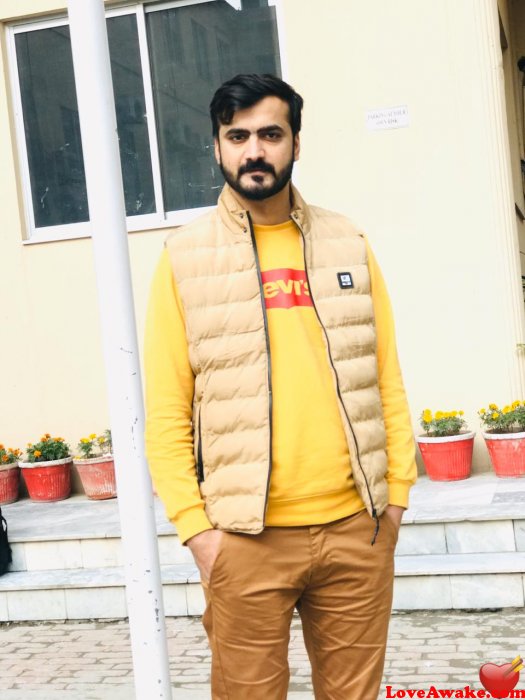 Hasnaat199 Pakistani Man from Lahore