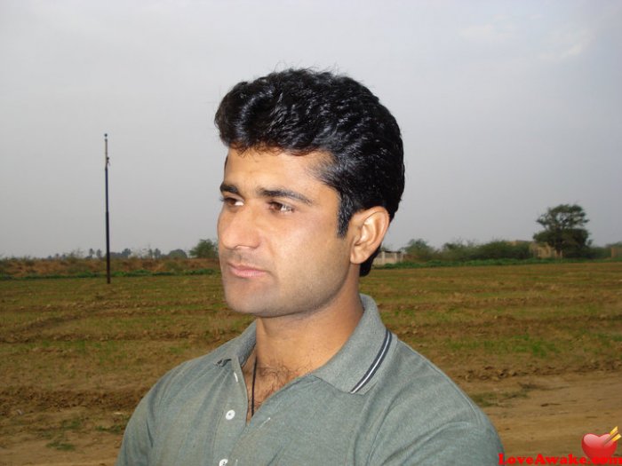 sanu1 Pakistani Man from Karachi