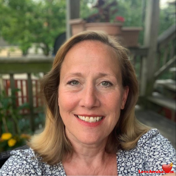 Judyy Canadian Woman from Calgary