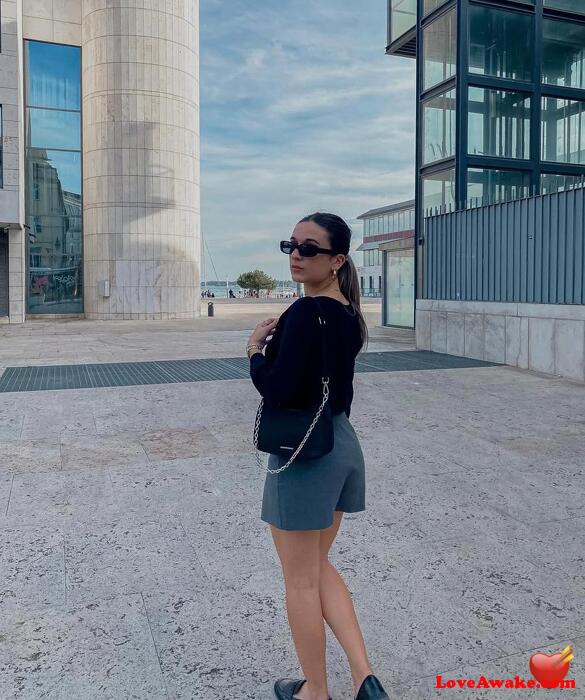tifyna Canadian Woman from Toronto
