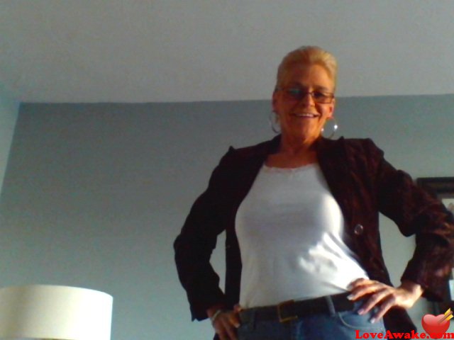 diana54 Canadian Woman from Kitchener