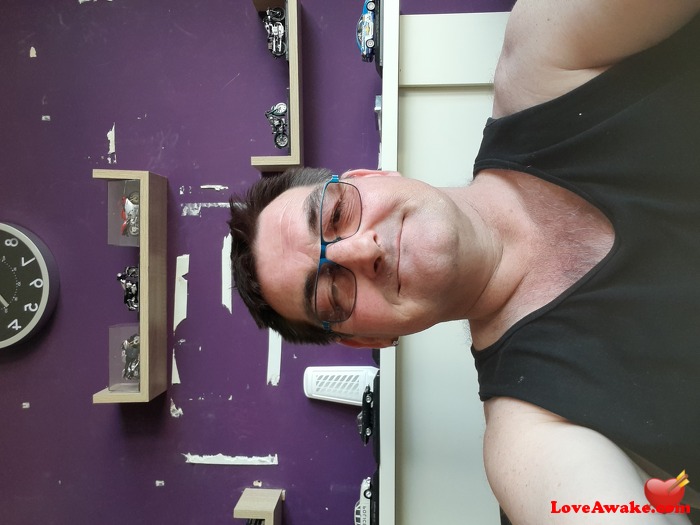 kr1s24689 UK Man from Leek
