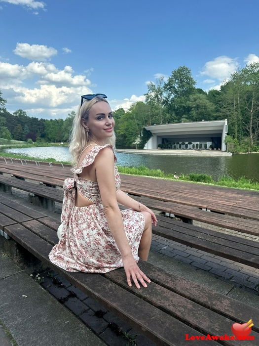 Jul11a Ukrainian Woman from Kiev
