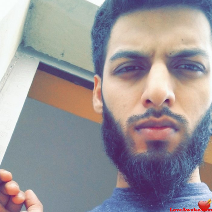 Aizii Pakistani Man from Lahore