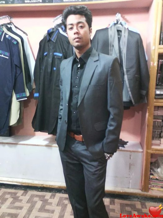 FazzyKhan32 Pakistani Man from Karachi