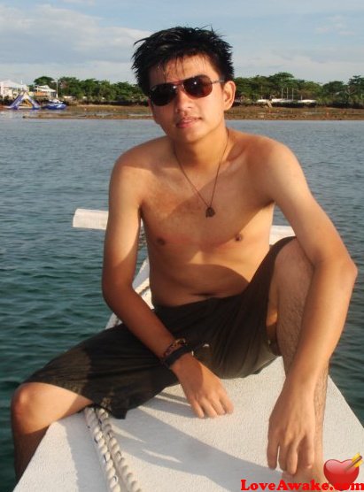 LoveGeo Filipina Man from Naga, Luzon