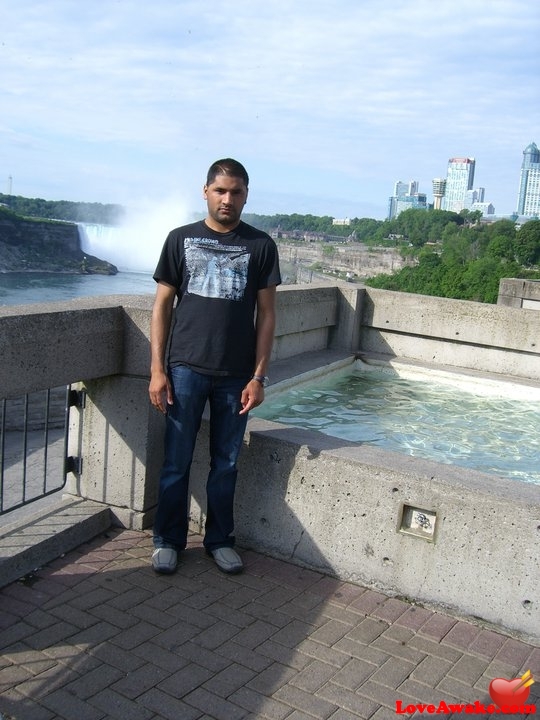 tarjon Canadian Man from Mississauga