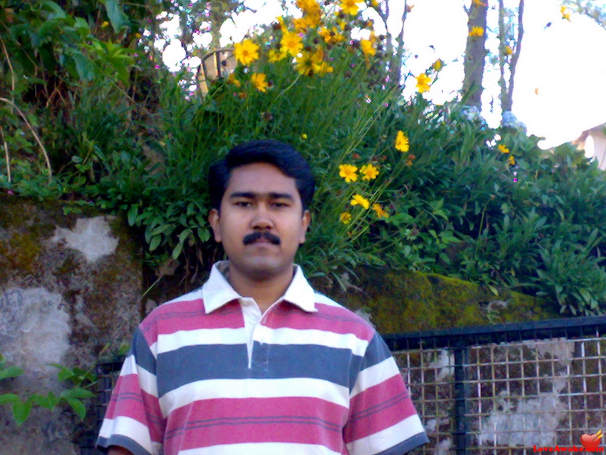 Joji27 Indian Man from Alleppey