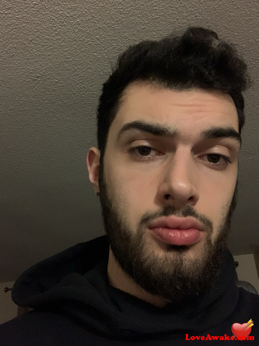Mikesinna Canadian Man from Mississauga