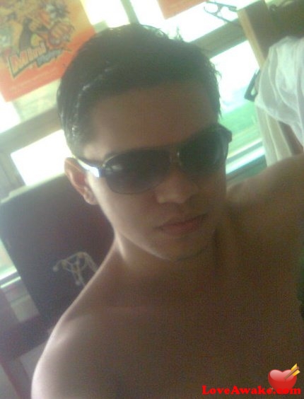 arvin02 Filipina Man from Cavite, Luzon