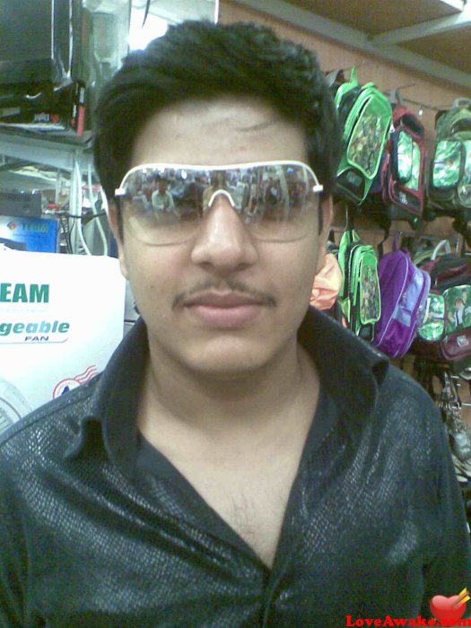 Dil-ki-awaz Pakistani Man from Karachi