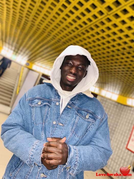 Laminetouray Italian Man from Milan = Milano