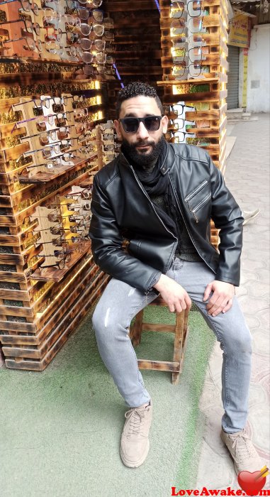 Mohamedsyed-- Egyptian Man from Cairo = El Qahira (= Cairo)