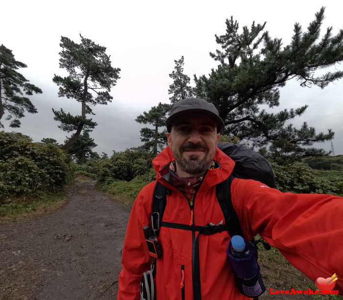Iwahike Canadian Man from Oakville