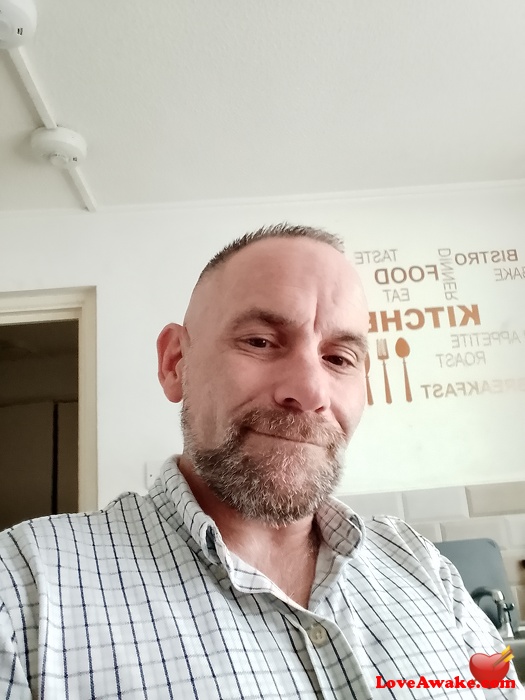 Cutejon75 UK Man from Bristol