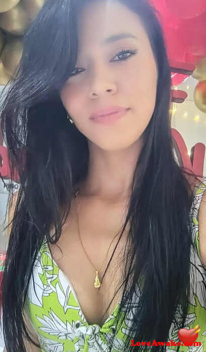 Someil Canadian Woman from Montreal