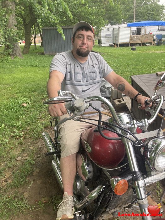 Juicy33 American Man from Mountain Grove